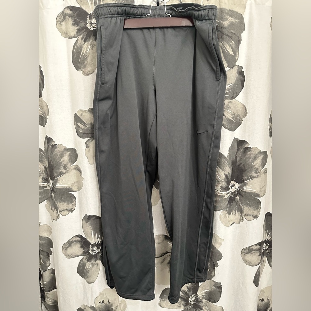EUC Nike Men's Gray Pants
